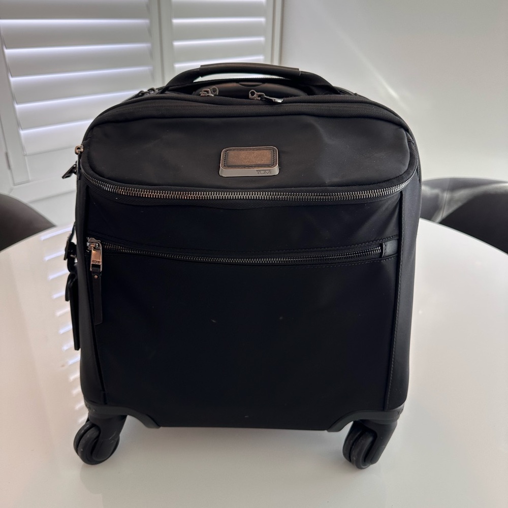 TUMI Voyageur Leger Compact Carry-On in Black Gunmetal - Picture 4 of 15